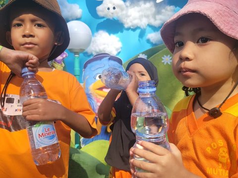 Air Mineral untuk Anak Indonesia
