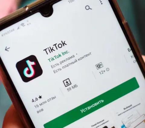 Pada September 2015, ByteDance meluncurkan aplikasi berbagi video TikTok atau dikenal sebagai Doujin di China dengan basis penggemar kecil.