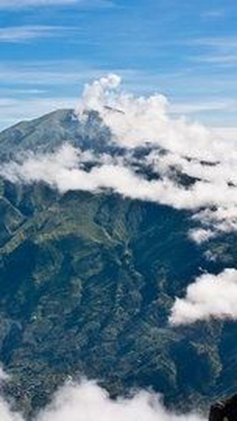 5. Gunung Merbabu (3,145 mdpl)