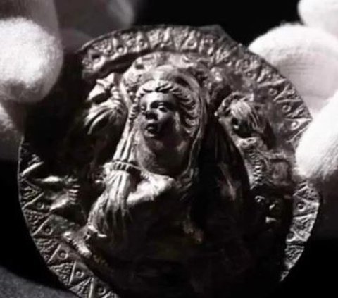 Patung Dewa Dewi Yunani Ditemukan di Dasar Danau Turki, Kondisinya Masih Utuh