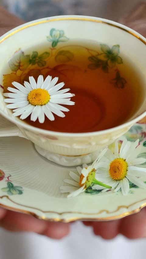 4. Teh Chamomile (Chamomile Tea)