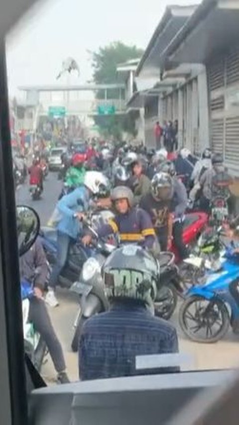 Viral  Puluhan Pemotor Terobos Jalur Transjakarta di Jatinegara, Begini Sanksi dari Polisi