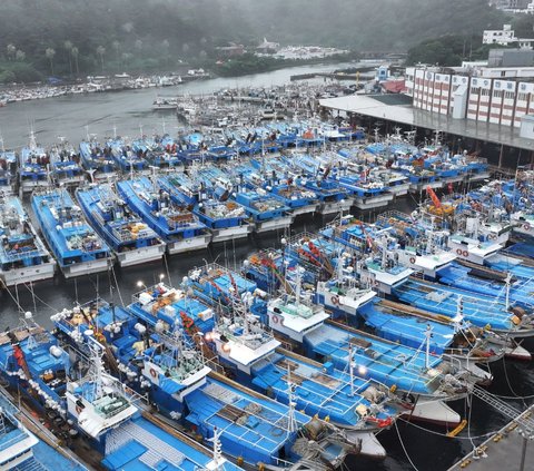 FOTO: Setelah Menghantam Jepang dan Taiwan, Terjangan Badai Khanun Bikin Banjir Parah di Korea Selatan