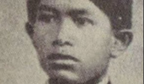 Samsi Sastrawidagda, pria yang lahir pada 13 Maret 1894 di Solo ini merupakan Menteri Keuangan Pertama di Indonesia.