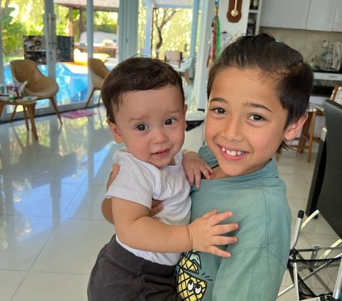 10 Potret Terbaru Baby Yannick Putra Yasmine Wildblood Jelang Usia 1 Tahun, Ganteng Banget!