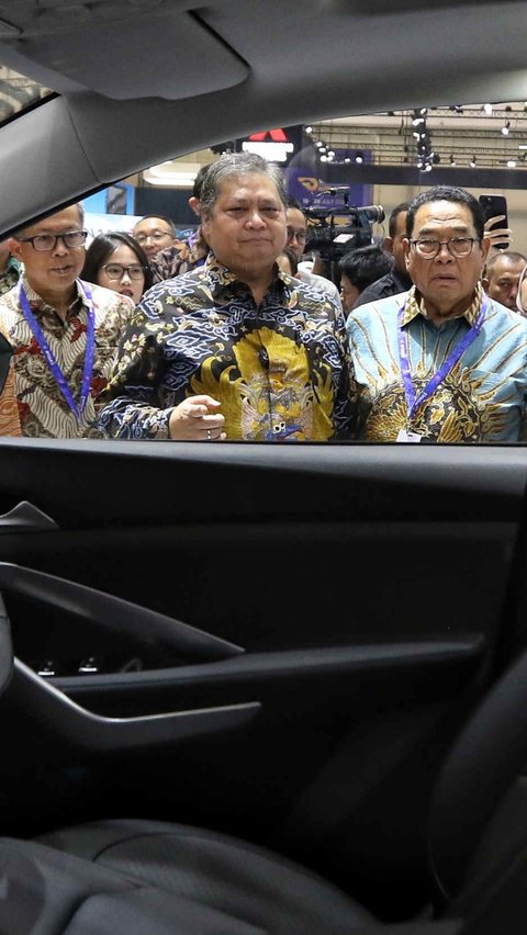 Menariknya, pameran yang digelar Gaikindo tahun ini menampilkan 49 merek kendaraan bermotor, terdiri dari 34 kendaraan penumpang dan komersial dan, 15 merek sepeda motor.