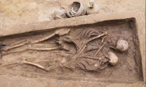 Makam Berusia 1600 Tahun Ditemukan di China, Isinya Kerangka Sepasang Kekasih yang Berpelukan