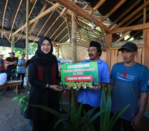 Ngantor di Desa Lereng Gunung Ijen, Bupati Ipuk Gelontorkan Berbagai Program Pemberdayaan Masyarakat