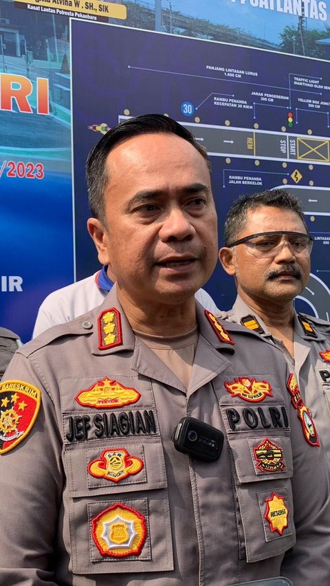 Kapolresta Pekanbaru Kombes Jefri RP Siagian saat dikonfirmasi membenarkan kaburnya tahanan Polsek Rumbai pada Rabu (9/8) dini hari itu. Dia menegaskan telah membentuk tim pencarian tahanan.