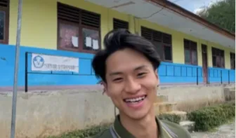 Begitulah ucapan pertama sang Youtuber sesaat setelah mengunjungi Sekolah Dasar Negeri Saenam di Kecamatan Nunkolo, Kabupaten Timor Tengah Selatan (TTS) Nusa Tenggara Timur.
