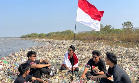 Pandawara Group Sebut Kesenden jadi Pantai Terkotor Ketiga di Indonesia, Ini Potretnya