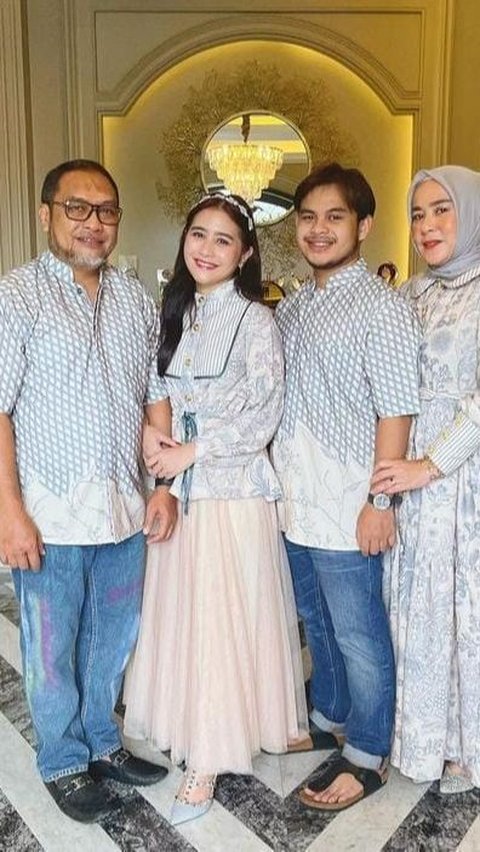 Tak Diburu-buru Menikah, Prilly Latuconsina Ungkap Pesan Ayah Soal Pernikahan