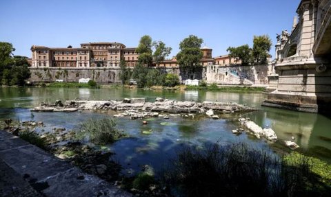 Jembatan Tersembunyi yang Dibangun Kaisar Romawi Nero Tiba-Tiba Menampakkan Diri, Ini Penyebabnya