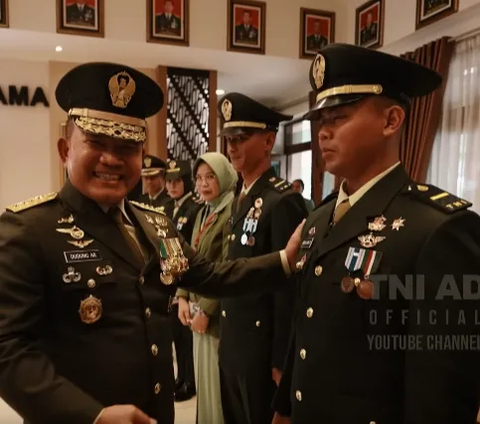 Pedagang Gorengan Jadi Perwira, Langsung Bersalaman dengan Jenderal Bintang 4 TNI