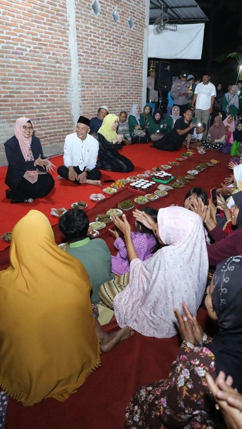 Potret Ganjar Menginap di Rumah Buruh Serabutan, Ngopi Lesehan dan Nyanyi Lagu 'Ojo Dibandingke'