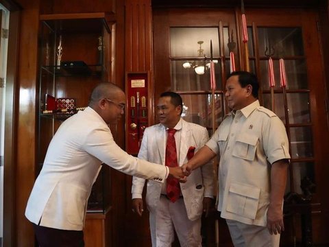 Momen Hotman Paris Bertemu Purnawirawan Jenderal Bintang Tiga TNI, Disebut Kawan Lama yang Selalu Setia
