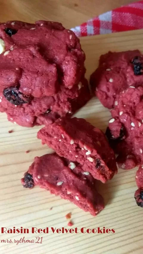 6. Raisin Red Velvet Cookies