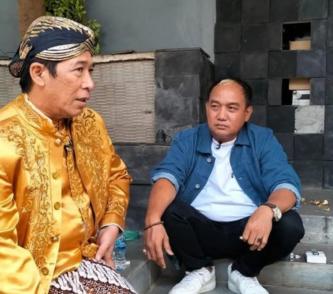 Keakraban dan semangat komedi dari anggota OVJ tercermin jelas saat mereka bertemu