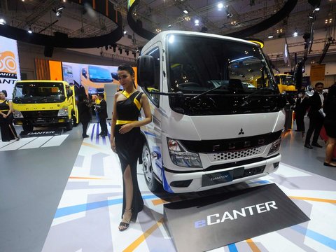 FOTO: Ramaikan GIIAS 2023, Mitsubishi Fuso Tampilkan Perjalanan Canter Dulu, Kini, dan Nanti