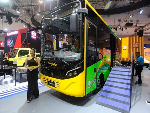 FOTO: Ramaikan GIIAS 2023, Mitsubishi Fuso Tampilkan Perjalanan Canter Dulu, Kini, dan Nanti