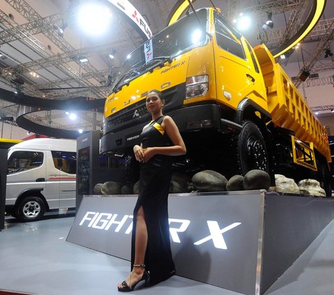 PT. Krama Yudha Tiga Berlian Motors (KTB), selaku agen pemegang merek (APM) Mitshubishi Fuso di Indonesia, turut meramaikan pameran otomotif GAIKINDO Indonesia Indonesia Internasional Auto Show (GIIAS) 2023 di Indonesia Convention Exhibition (ICE) BSD City, Tangerang.