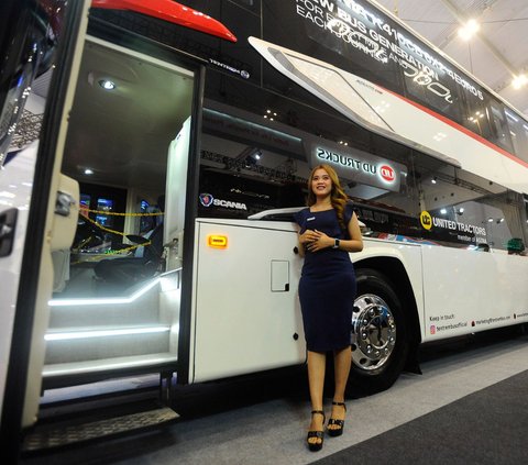 Pameran otomotif GAIKINDO Indonesia International Auto Show (GIIAS) 2023 yang berlangsung di Indonesia Convention Exhibition (ICE) BSD, Tangerang, diramaikan dengan deretan bus premium dengan fasilitas mewah.