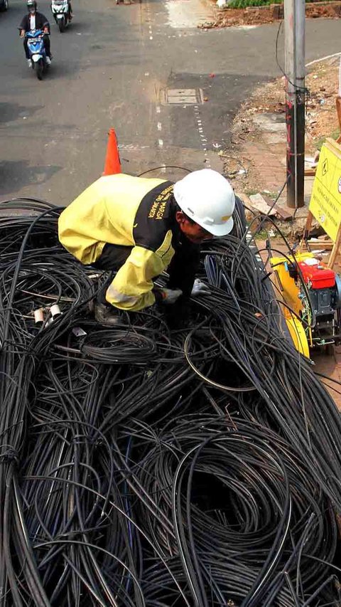 Sebelumnya, Pemprov DKI Ancam Gunting Kabel Semrawut