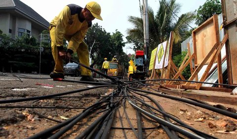 Kabel Semrawut Jakarta Menelan Korban