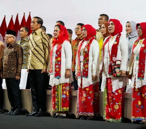 Diinisiasi Iriana Jokowi, Pagelaran Musik Kolosal Angklung Pecahkan Rekor Dunia