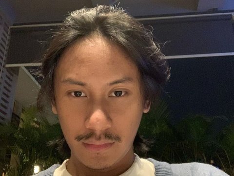 Deretan Foto Anak Pertama Abimana Aryasatya yang Menawan - Dianggap Mirip Vincent Rompies