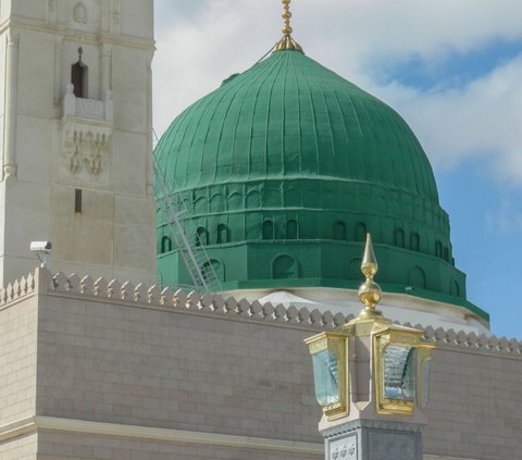 Unveiling the Uniqueness of the Green Dome of Masjid Nabawi, Beneath It Lies the Tomb of the Prophet