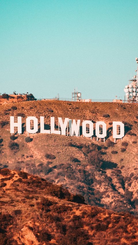 Daftar Seleb Hollywood yang Tak Pakai Smartphone Padahal Filmnya Penuh Kecanggihan Teknologi
