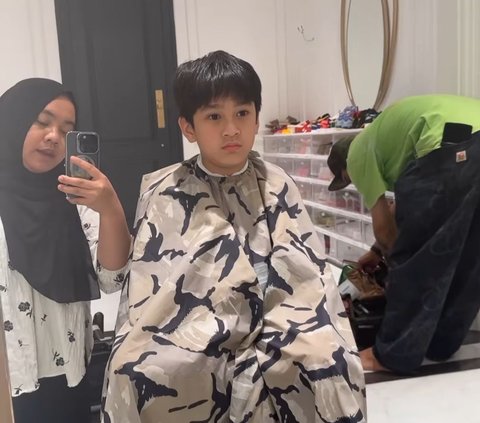 Intip Penampilan Rafathar Anak Raffi Ahmad dengan Rambut Baru, Netizen 'Udah Ganteng Makin Ganteng'