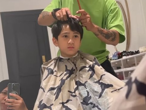 Intip Penampilan Rafathar Anak Raffi Ahmad dengan Rambut Baru, Netizen 'Udah Ganteng Makin Ganteng'