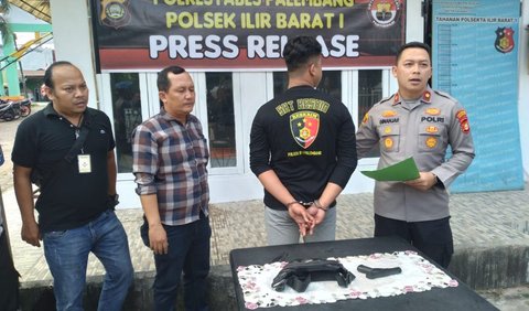 Lima bulan pacaran, pelaku berhasil mengambil uang, ponsel, dan sepeda motor.