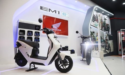 Pecah Telur, Honda Pasarkan Motor Listrik EM1 :e Rp 40 Jutaan di GIIAS 2023