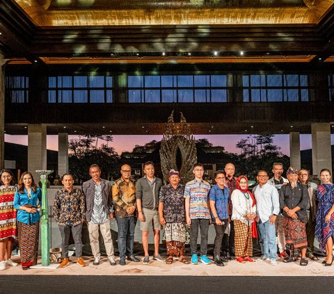 Menikmati Karya Seniman Indonesia di The Land of Art