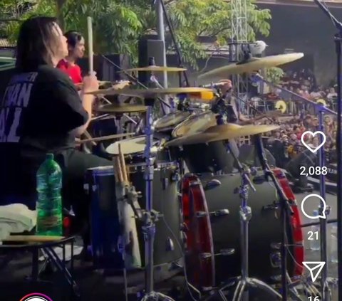 Sudah Dewasa, Potret Raya Rambu Rabbani Anak Iwan Fals, Rambutnya Gondrong Jadi Drummer