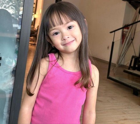 Cantik Banget! Potret Terbaru Sophia Anak Yasmine Wildblood Kini Tampil Berponi