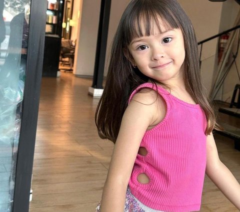 Cantik Banget! Potret Terbaru Sophia Anak Yasmine Wildblood Kini Tampil Berponi