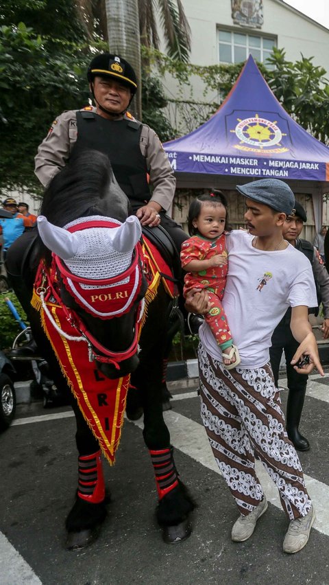 Kehadiran Polisi Berkuda ini juga sebagai bentuk memperkenalkan profesi tersebut kepada warga.