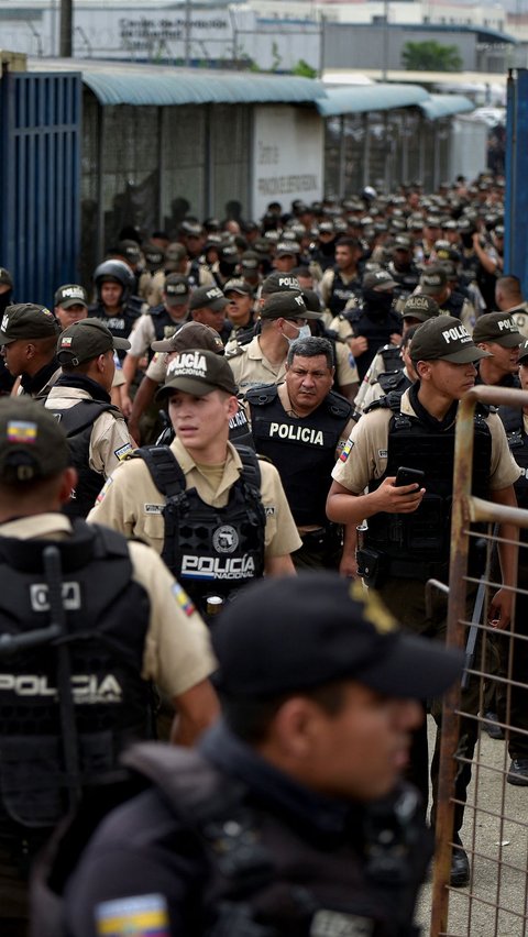 Komando Angkatan Darat Ekuador mengatakan Pengerahan itu dilakukan untuk membangun kendali atas senjata, amunisi, dan bahan peledak di dalam penjara.