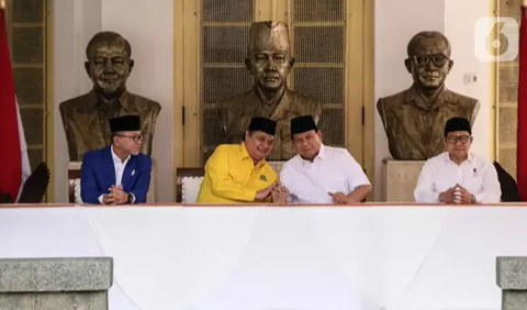 Prabowo menegaskan, Jokowi tidak mendikte Golkar dan PAN.