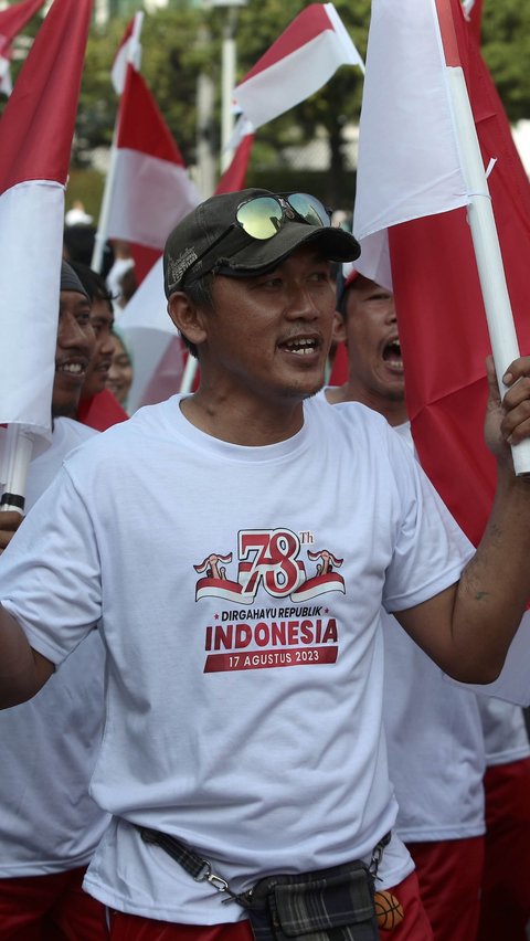 Salah satu peserta parade meneriakan yel-yel saat mengikuti kegiatan Parade 