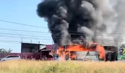 Martoyo menduga kebakaran tersebut dipicu adanya korsleting listrik. Dia bahkan sudah merasakan adanya api beberapa meter sebelum terbakar.