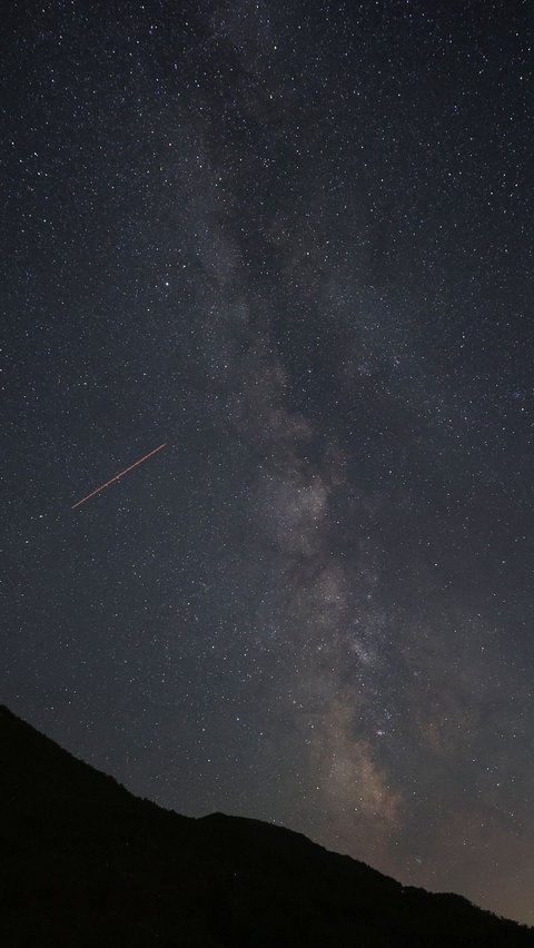 Berdasarkan pernyataan American Meteor Society, ketika hujan meteor perseid mencapai puncaknya, akan ada sekitar 100 meteor yang terlihat jatuh dalam waktu satu jam.