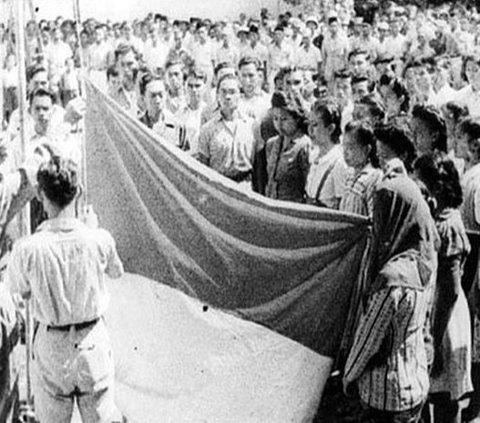 Mitos Bendera Pusaka Dijahit dari Tenda Tukang Soto dan Kain Seprai