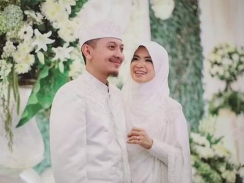 Telah berlalu 8 tahun sejak menikah, inilah kehidupan rumah tangga Yulia Rachman yang jarang menjadi sorotan.