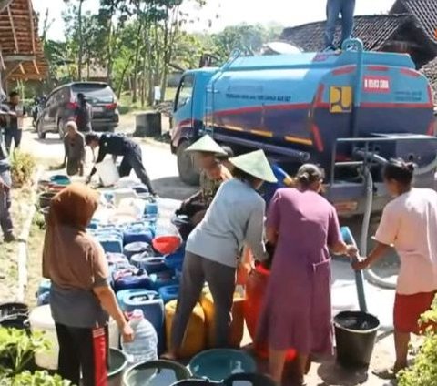 Kekeringan Makin Parah, Begini Perjuangan Warga Jateng Memperoleh Air Bersih