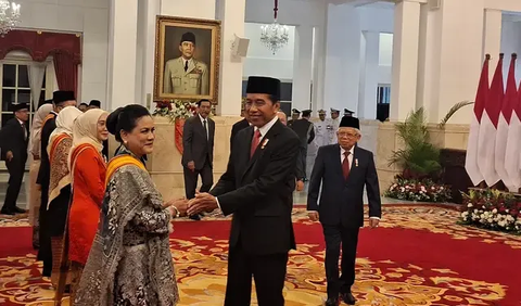 Iriana mengatakan Presiden Jokowi tak memberikan informasi bahwa dirinya mendapat pernghargaan pemerintah. Namun, Iriana berterima kasih atas penghargaan yang diberikan.